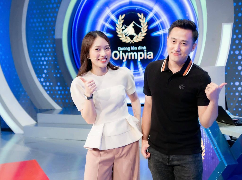 Hot girl Khánh Vy trở thành MC chính thức của “Đường lên đỉnh Olympia 2022”