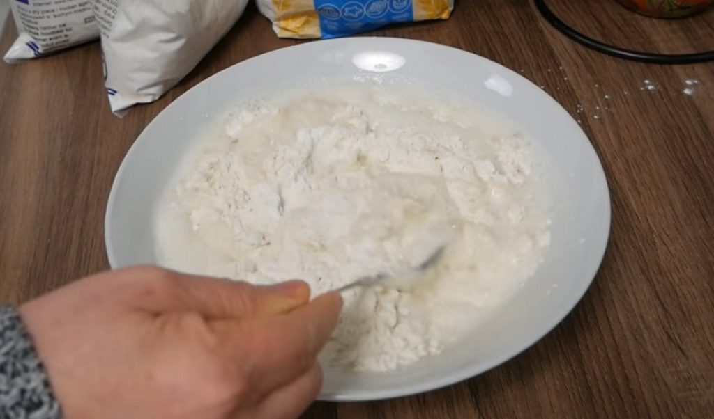 Cách làm chuối chiên giòn rụm