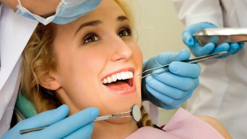 Điều trị kịp thời các vấn đề về răng để phòng ngừa vấn đề hôi miệng