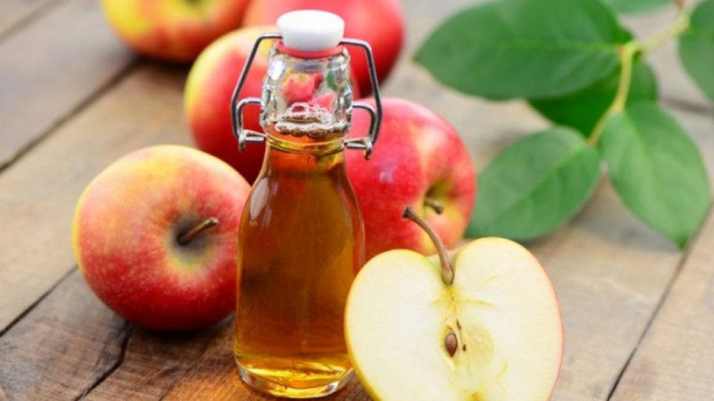 Sử dụng giấm táo là cách khử mùi hôi miệng lâu năm khá hiệu quả